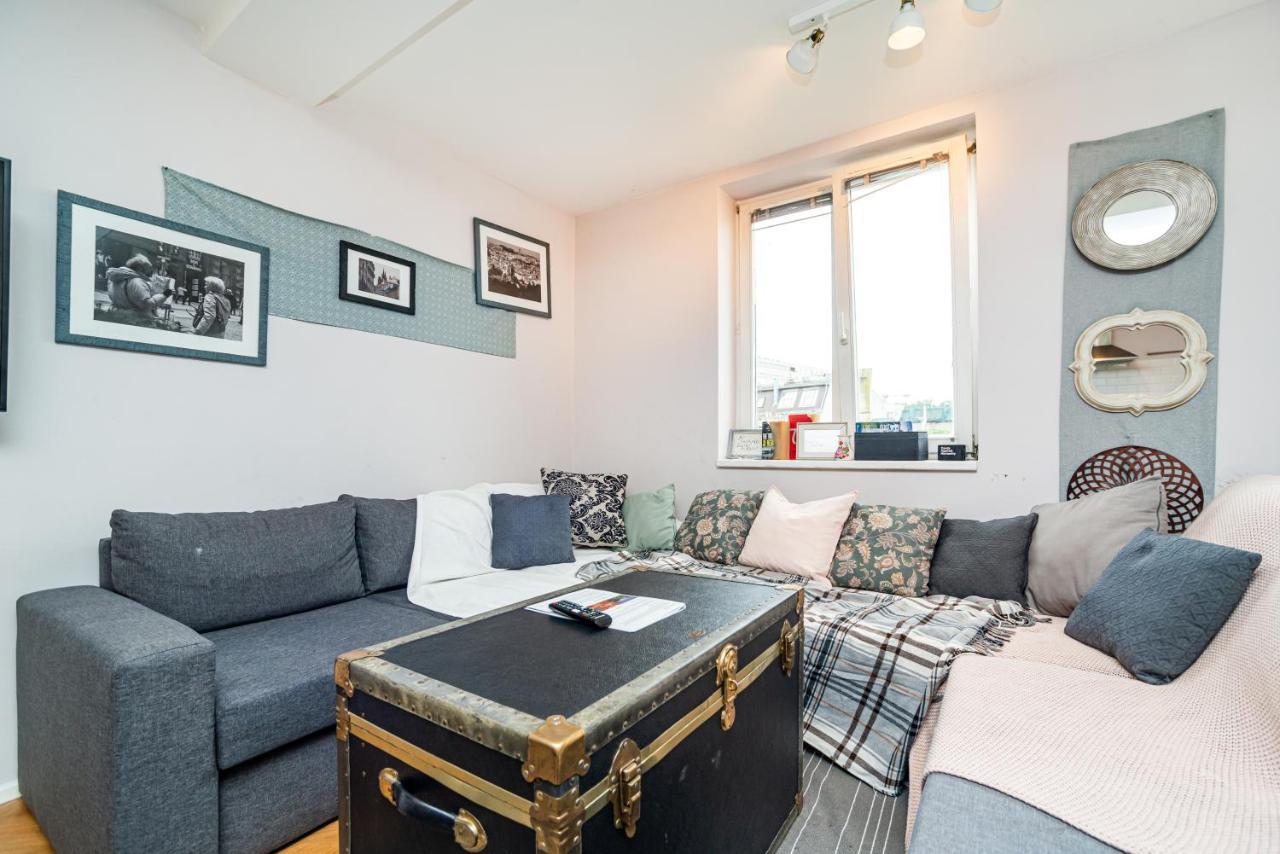 Central, Spacious, Modern 5 Bedrm Duplex W/balcony Praga